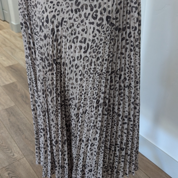 Elegant Animal Print Maxi Skirt - Picture 11 of 12